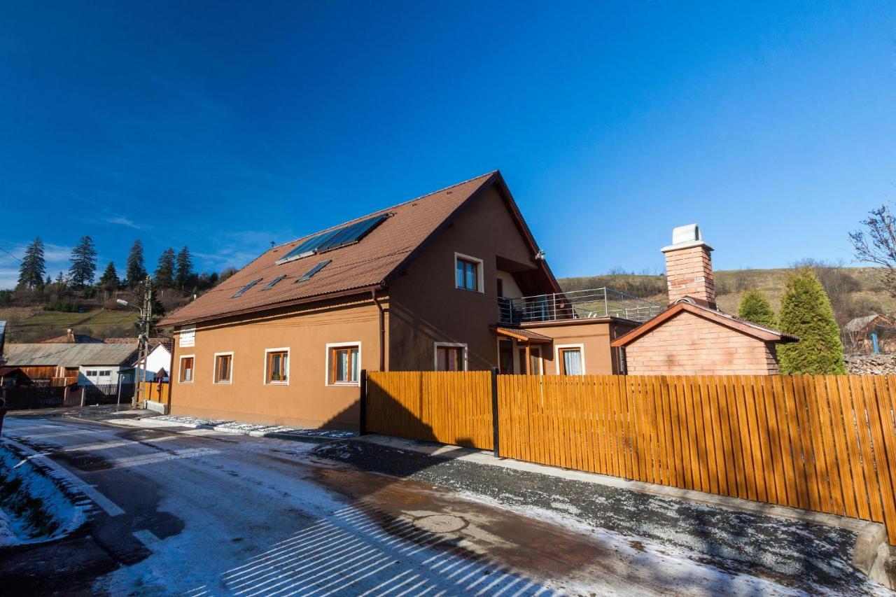 Erőss Kulcsosház Lăzarea Exterior foto