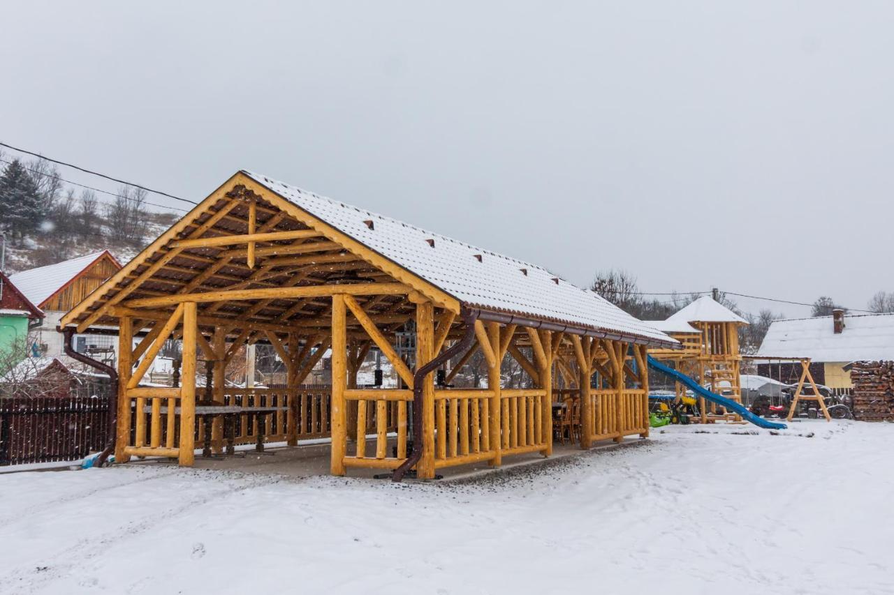 Erőss Kulcsosház Lăzarea Exterior foto