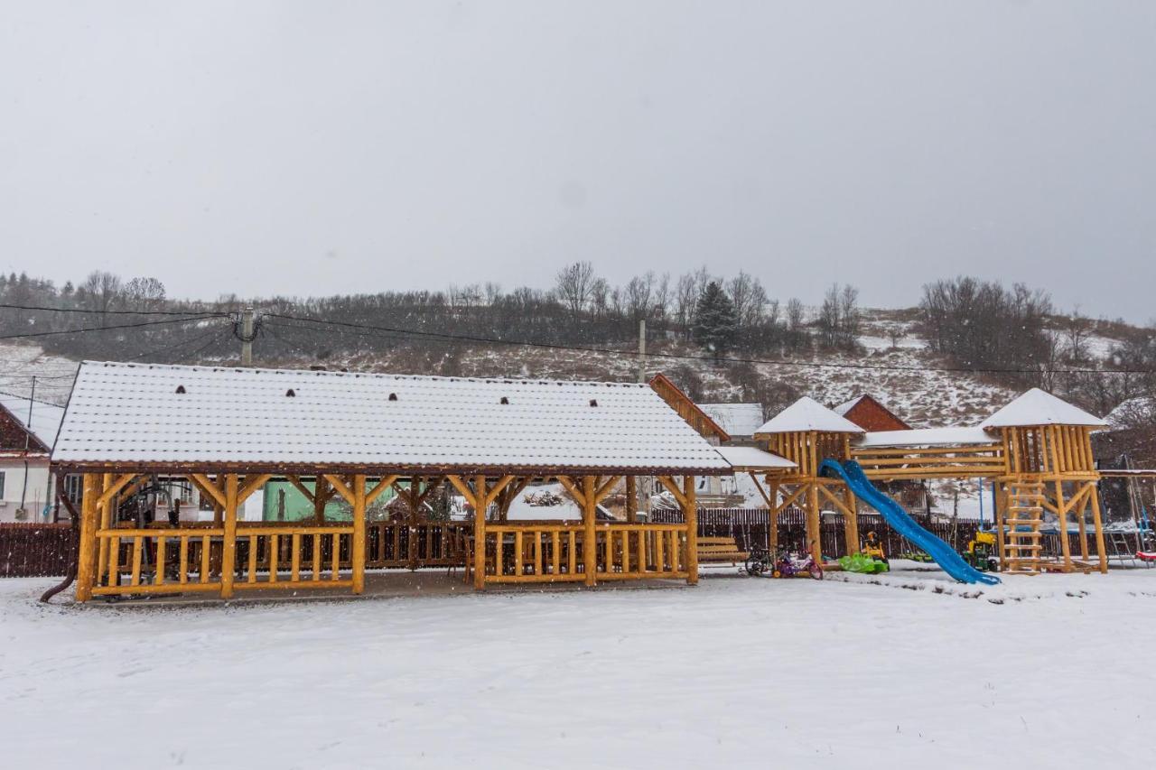 Erőss Kulcsosház Lăzarea Exterior foto