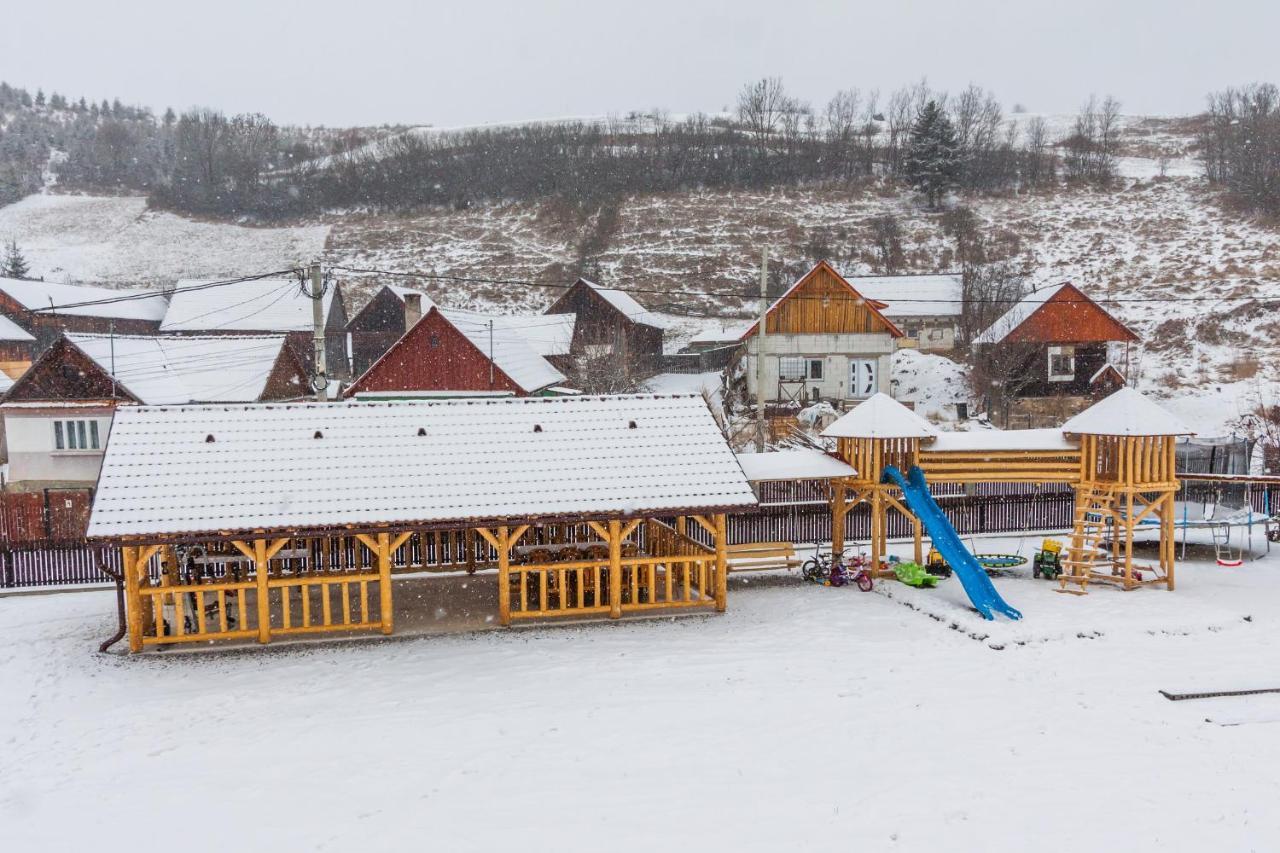 Erőss Kulcsosház Lăzarea Exterior foto