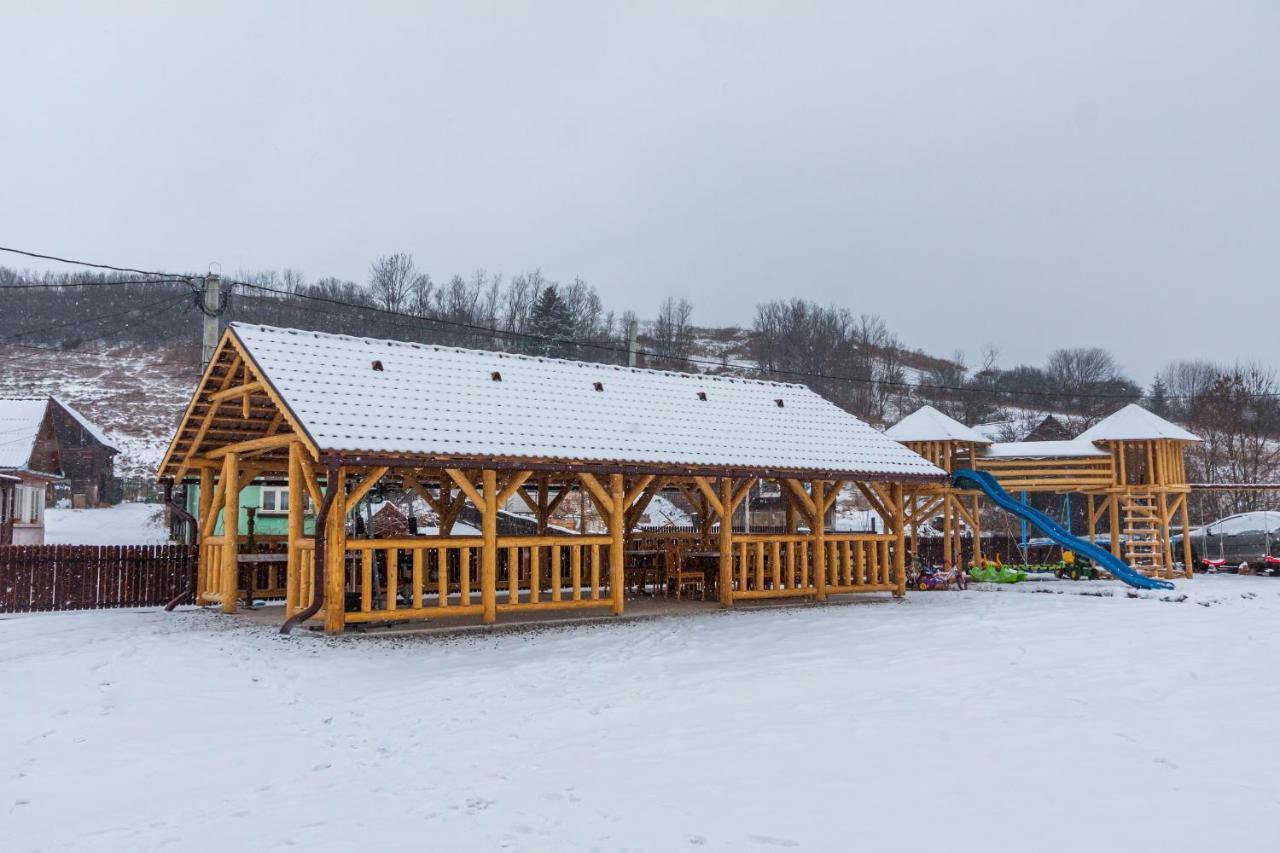 Erőss Kulcsosház Lăzarea Exterior foto