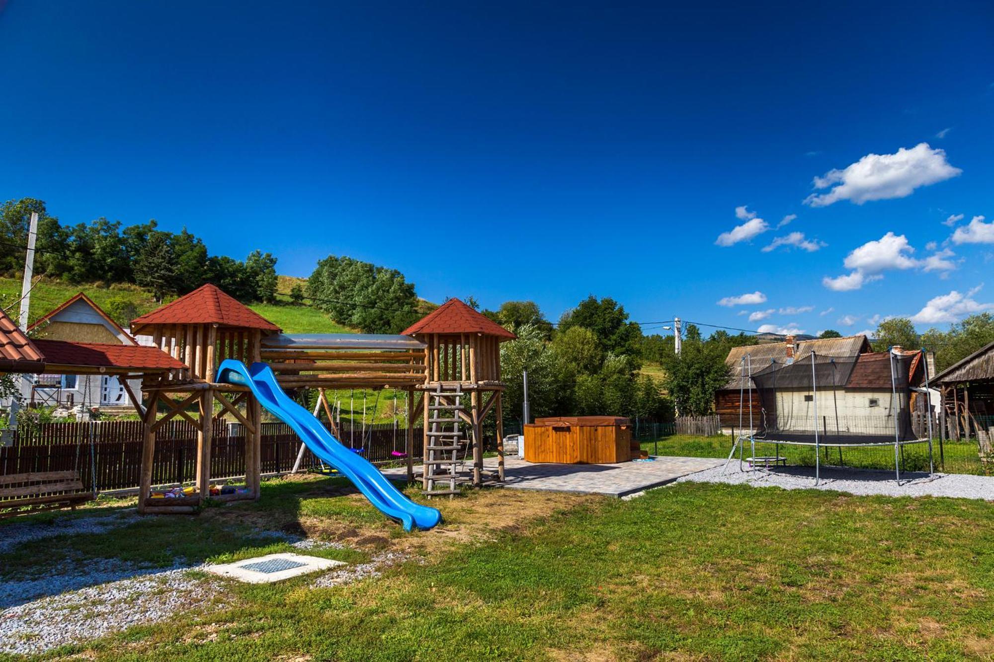 Erőss Kulcsosház Lăzarea Exterior foto