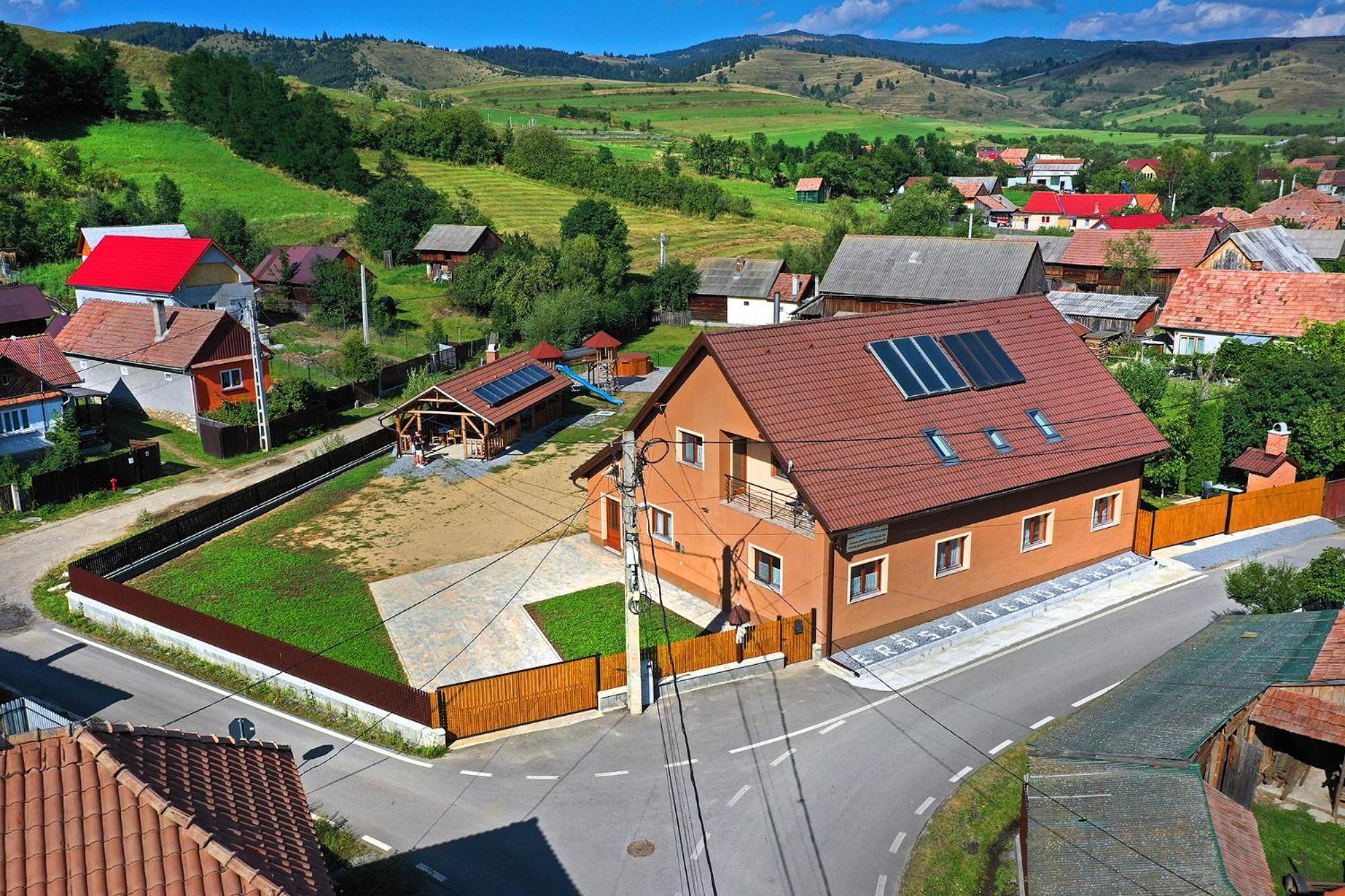 Erőss Kulcsosház Lăzarea Exterior foto