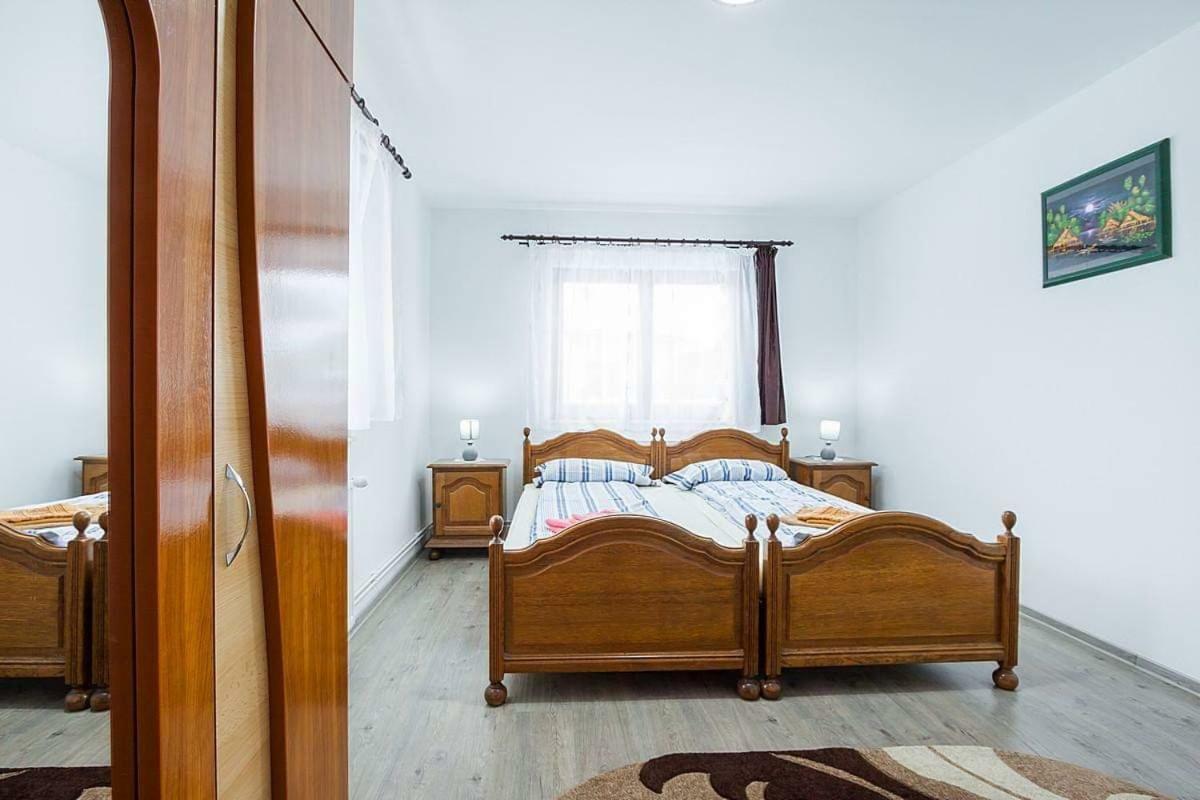 Erőss Kulcsosház Lăzarea Exterior foto